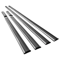 Baguettes noires inserts chromés de tour de caisse inférieur avec fixations pour BMW Série 02 E10 (03/1971-07/1977)