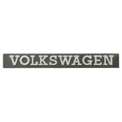 Emblème arrière VOLKSWAGEN chromé sur fond noir de hayon pour VW Passat B1 (1975-1980)