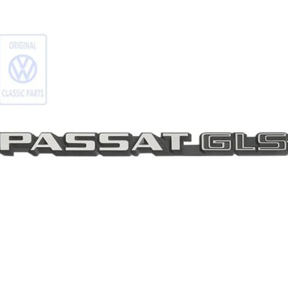 Emblème PASSAT GLS chromé sur fond noir pour hayon de VW Passat B2 Berline phase 1 finition GLS (1980-1985)