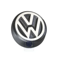 Logo arrière VW 50mm chromé sur fond noir pour VW Passat B2 Berline 4 portes tricorps et Santana phase 2 (01/1985-1988)