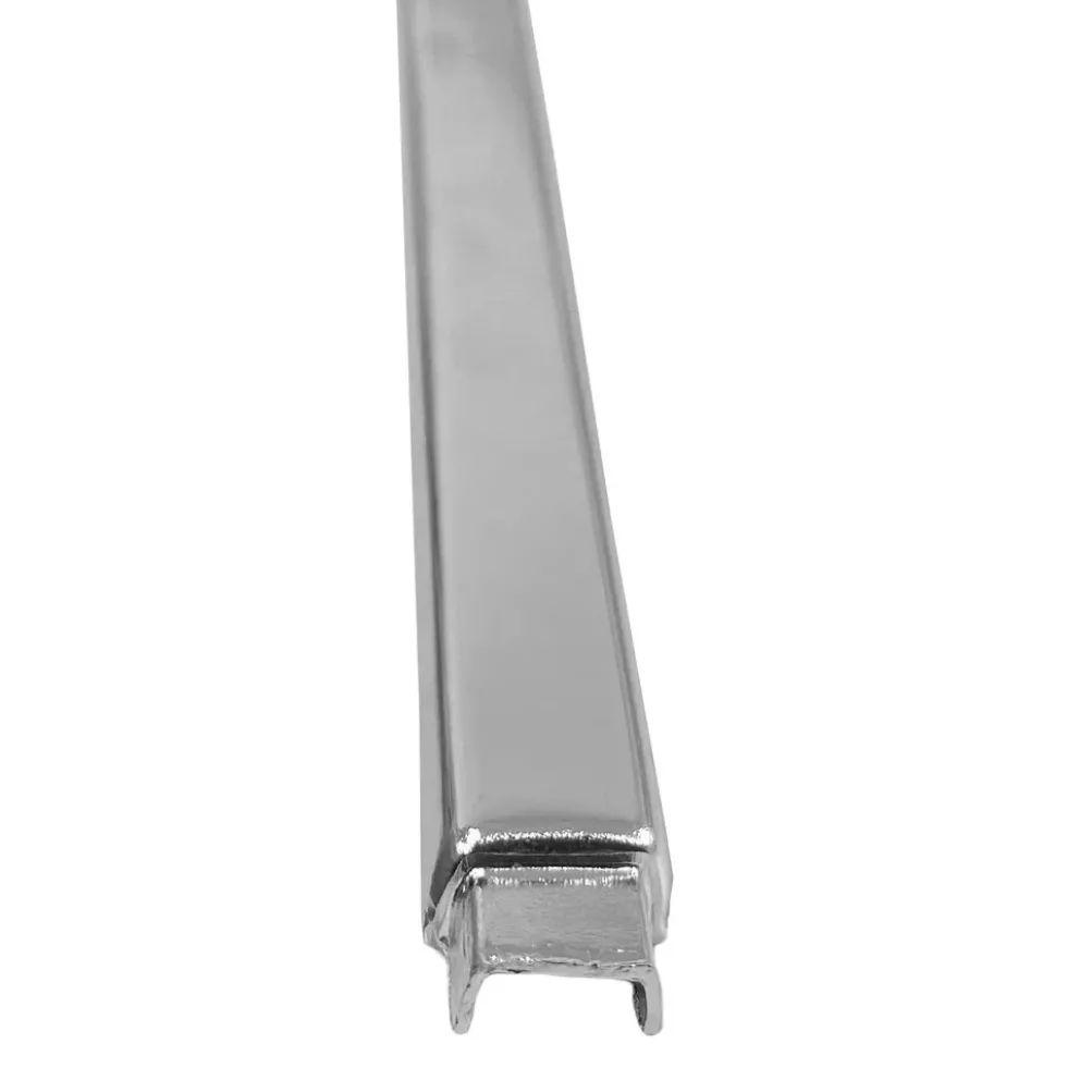 Moulure entre feux en aluminium chromé sur jupe arrière pour BMW Série 02 E10 phase 2 (09/1973-07/1977)