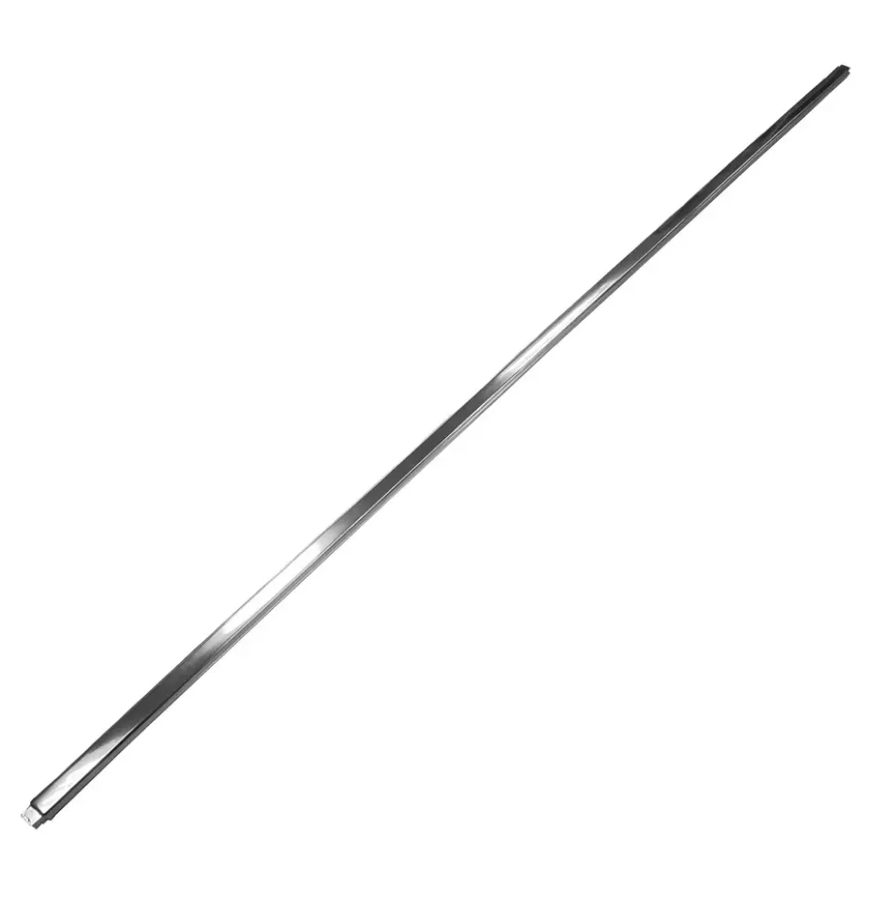 Moulure entre feux en aluminium chromé sur jupe arrière pour BMW Série 02 E10 phase 2 (09/1973-07/1977)