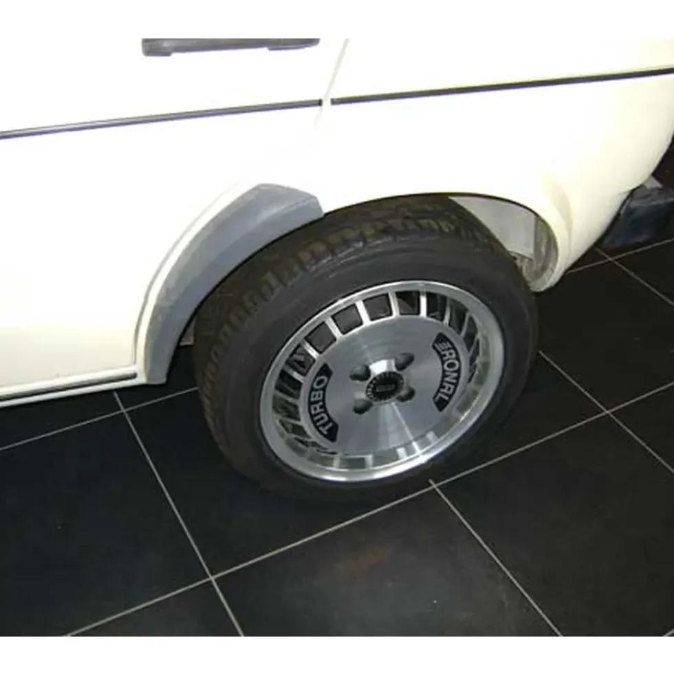Sabots extensions d'ailes pour VW Golf 1